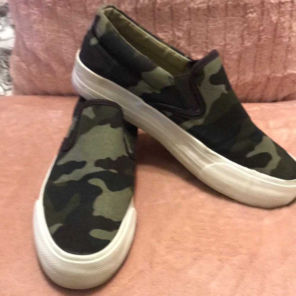Camouflage slip bonds